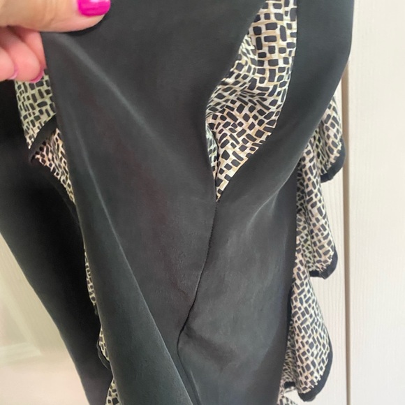 🍀Cynthia Steffe Zola Pebble Tile Silk Ruffle Dress Black & Taupe - Picture 4 of 5